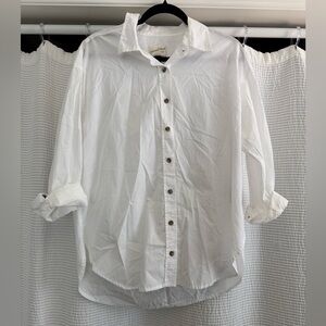 Universal Thread White Casual Button Down Shirt